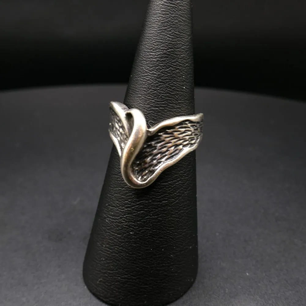 Sølv ring i organisk design fra Anne Grethe Ryberg